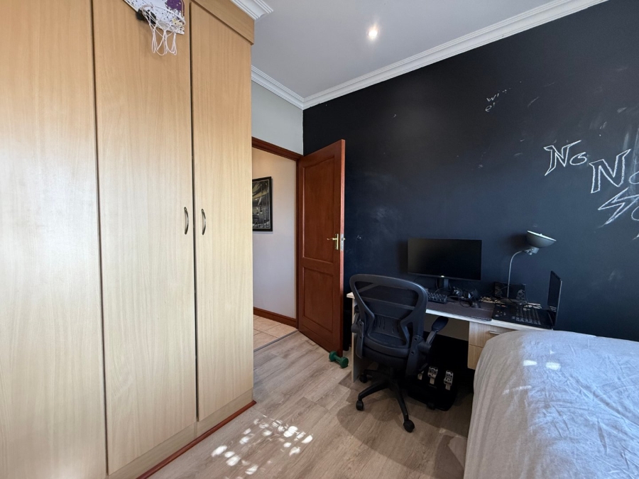 4 Bedroom Property for Sale in Birdwood Estate North West